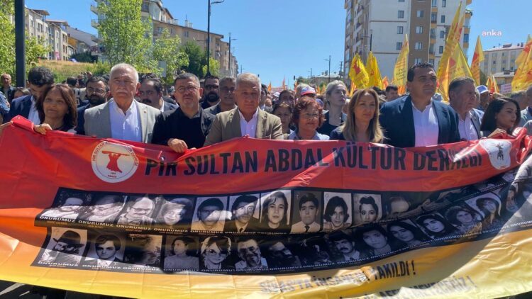 Madımak Katliamı’nın 32’nci yılında 33 aydın Sivas’ta anıldı