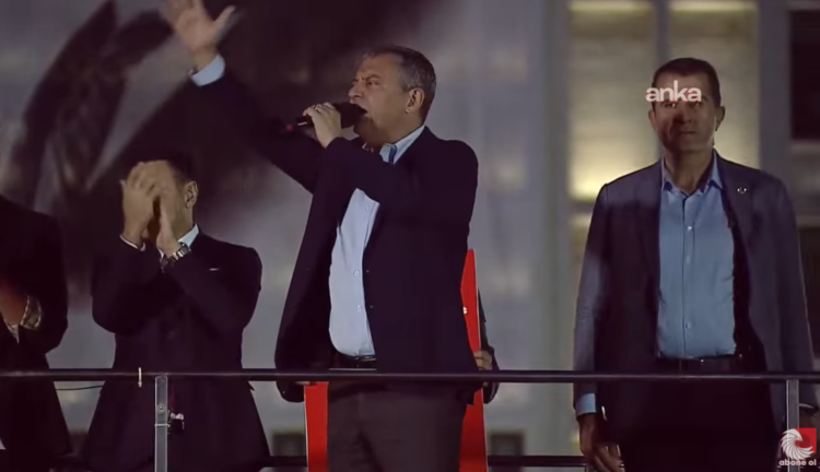 Özgür Özel: “Bu ülkeyi teslim olanlar değil, direnenler kurdu”