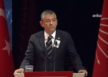 Özgür Özel’den Altan Öymen’de veda: “Tam 75 yıldır tam bir nefer”