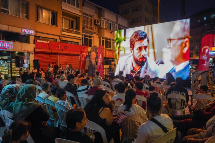 Beyoğlu’nda açık havada sinema keyfi