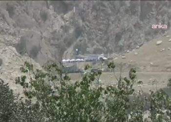 Terör örgütü PKK silah bıraktı….