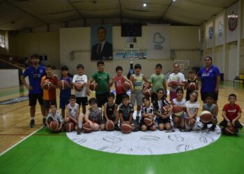 Balıkesir Büyükşehir Belediyesi’nin Yaz Spor Okulları’na yoğun ilgi