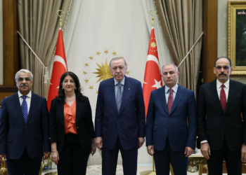 Cumhurbaşkanı Erdoğan, İmralı heyetini Cumhurbaşkanlığı’nda kabul etti