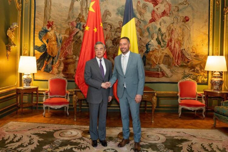 Çin Dışişleri Bakanı Wang, Belçikalı mevkidaşı Prevot ile bir araya geldi