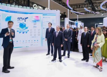 Çin Başbakanı Li, küresel yapay zeka yönetişimi çerçevesinin en kısa sürede oluşturulması çağrısında bulundu