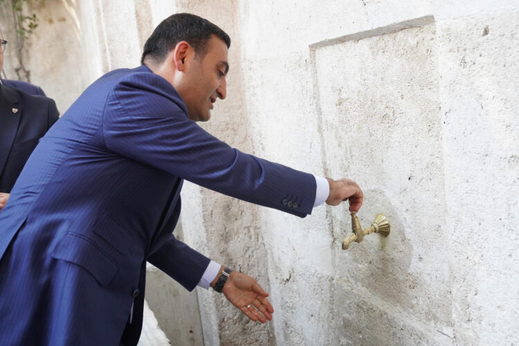 Beyoğlu’nda restorasyonu tamamlanan 17 tarihi çeşme suyla buluştu