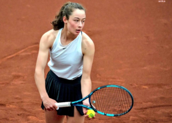 Milli tenisçi Zeynep Sönmez Wimbledon’da üçüncü tura yükseldi