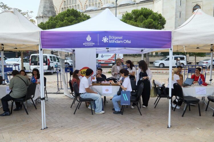 İBB’nin Maltepe’de düzenlediği kariyer fuarı büyük ilgi gördü