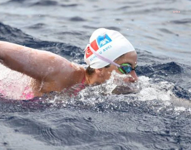 Türk yüzme tarihinde bir ilk: Bengisu Avcı Ocean’s 7’yi bitirdi