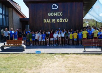 Balıkesir Büyükşehir Belediyesi’nin deniz tatili çocukları sevindirdi