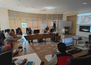 Çanakkale Valiliği: Orman yangınına yönelik çalışmalara kesintisiz olarak devam edilmektedir