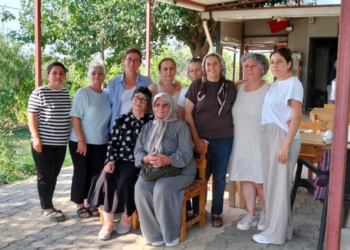 İmamoğlu’nun annesi Havva İmamoğlu, Murat Çalık’ın annesini ziyaret etti