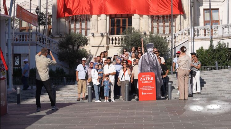 Beyoğlu’ndan Zafer hatırası