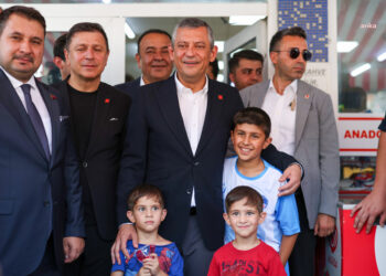 Özgür Özel: “Halk Partisi gelince bakan evlatları gidecek, vatan evlatlarının dönemi başlayacak”
