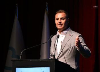 Ahmet Akın: “Depremle mücadele konusunu milli bir dava olarak görmeliyiz”