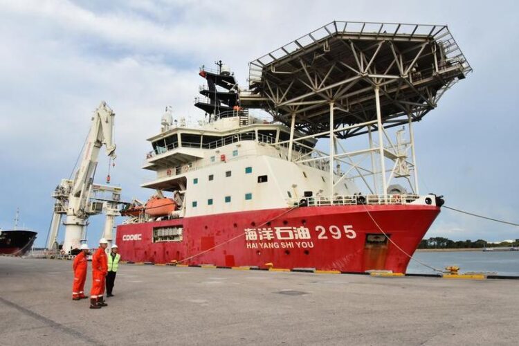 Çin’in “HYSY 295” kanal açma gemisi Brunei’deki ilk deniz görevine başladı