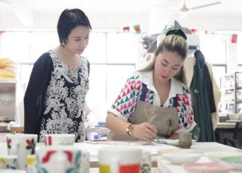 Türk seramik sanatçısı, Çin’in porselen başkenti Jingdezhen’de Türk ve Çin kültürlerini buluşturuyor