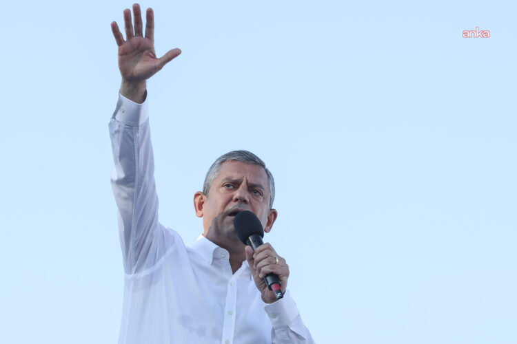 Özgür Özel’den Beyoğlu mitingine davet: Adalet, eşitlik ve özgürlük için 50’nci eylemimizde Beyoğlu’nda buluşuyoruz