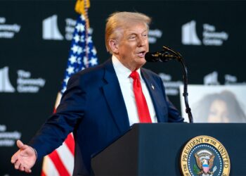 Trump: Putin ve Zelenski arasında yeri henüz belirlenmemiş bir toplantı için hazırlıklara başladım