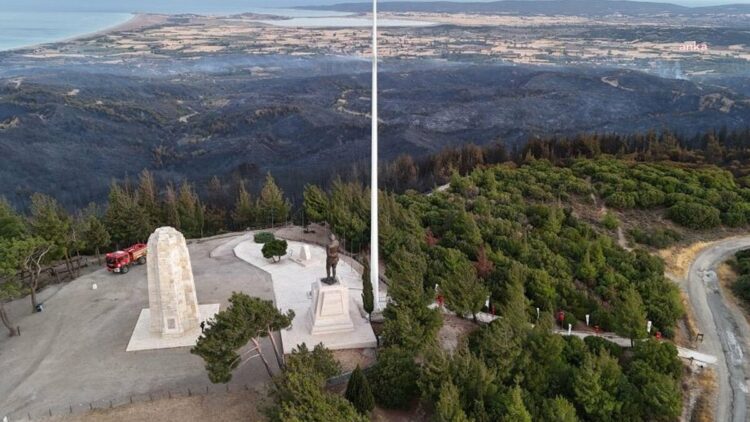 Gelibolu’daki yangını söndürme çalışmaları sürüyor
