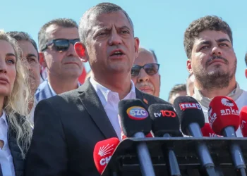 Özgür Özel:  ‘Akın akın itibar suikastı yapıyor!’
