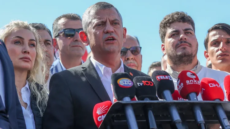 Özgür Özel:  ‘Akın akın itibar suikastı yapıyor!’