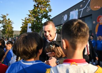 Balıkesir Büyükşehir Belediyesi’nden öğrencilere bin lira kırtasiye desteği