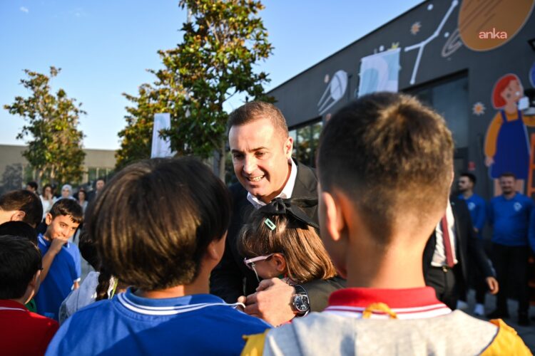 Balıkesir Büyükşehir Belediyesi’nden öğrencilere bin lira kırtasiye desteği