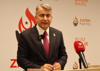 Azmi Karamahmutoğlu: “CHP seçmeninin iradesine saygı gösterilmesini bekliyoruz”