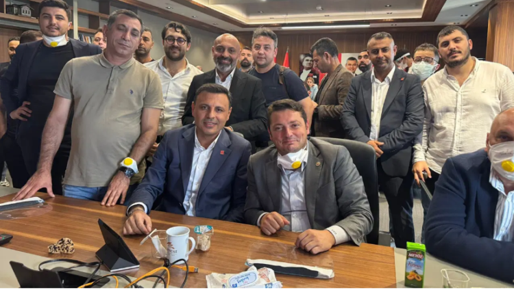 İşte Özgür Çelik’in makam odasında son durum!