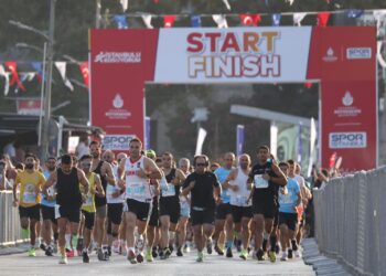 Binler İstanbul’u koştu!