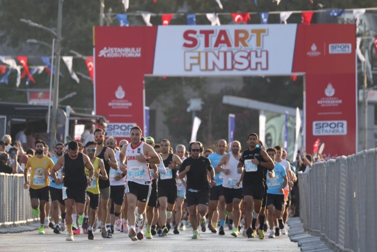 Binler İstanbul’u koştu!
