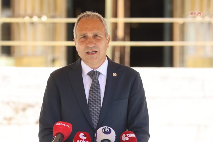 CHP’li Özçağdaş: ”Bakan Yusuf Tekin bugün itibarıyla Türkiye için bir beka sorunudur”