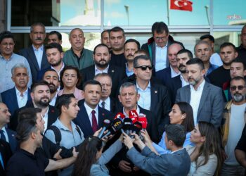 Özgür Özel’den, Erdoğan’a: ‘Trump’a ayarı ver, seni karşılayıp elini sıkacağım!’