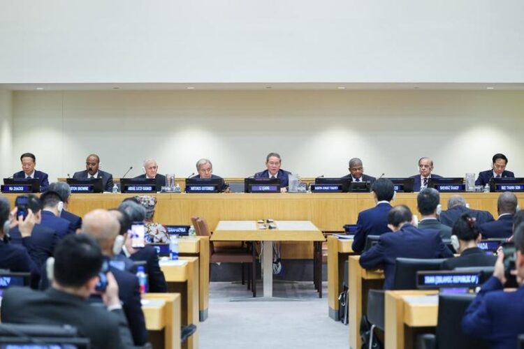 Çin Başbakanı: 5 yıl içinde gelişmekte olan ülkelerde binlerce proje başlatacağız