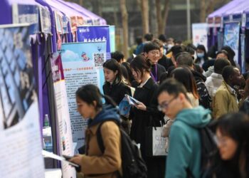 Çin’de 5 yılda 55 milyondan fazla kişi üniversiteden mezun oldu