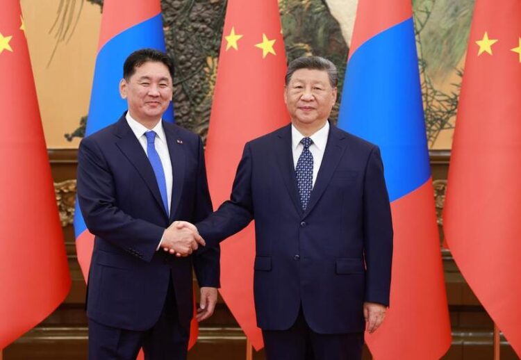 Xi, Moğolistan Cumhurbaşkanı Ukhnaa Khurelsukh ile görüştü