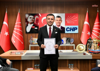 Özgür Çelik: Sokaklar benim makam odamdır, binalar sembolik yerlerdir