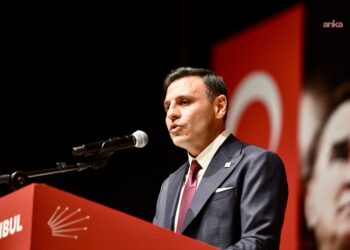 Özgür Çelik yeniden CHP İstanbul İl Başkanı seçildi!