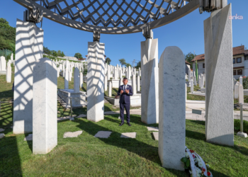 Özel, Aliya İzzetbegoviç’i vefatının 22’nci yılında andı