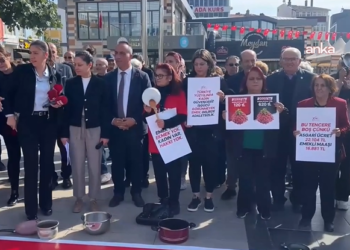 CHP’li kadınlardan yurdun dört bir tarafında “boş tencere” eylemi