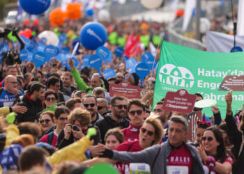 Maratonun hızı kayıtlara yansıdı! Halk koşusu 6 dakikada tükendi