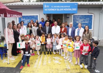 Beyoğlu’nda minik kalpler, barınaktaki can dostlarımızla buluştu