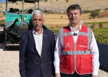 Adıyaman’ın Örenli Mahallesi 40 yıl sonra asfaltla buluştu