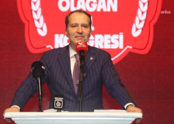 Erbakan’dan iktidara: “Hem dünyanızı hem ahiretinizi kurtarmak için sizi uyarıyoruz”