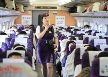 Çin’de Ulusal Gün tatilinin ilk yarısında 1,24 milyar yolculukla rekor kırıldı