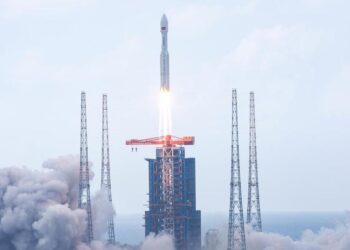 Çin, Uzun Yürüyüş-8A taşıyıcı roketi ile uzaya internet uyduları gönderdi