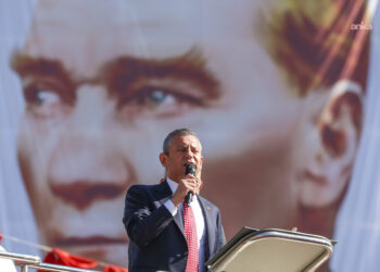 Özgür Özel: “Her zaman Cumhuriyet kazanır”