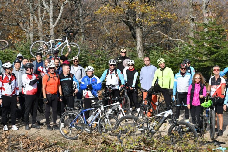 Balıkesir Büyükşehir Belediyesi’nden öğretmenler için doğa yürüyüşü etkinliği