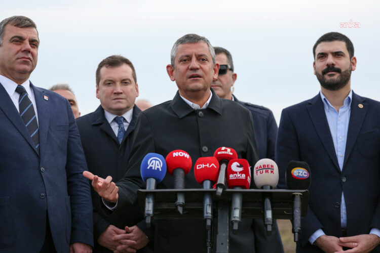 Özgür Özel: “Dünkü filmin senaristi Çağlayan Adliyesi’nde, oyuncuları yandaş kanallardaydı”